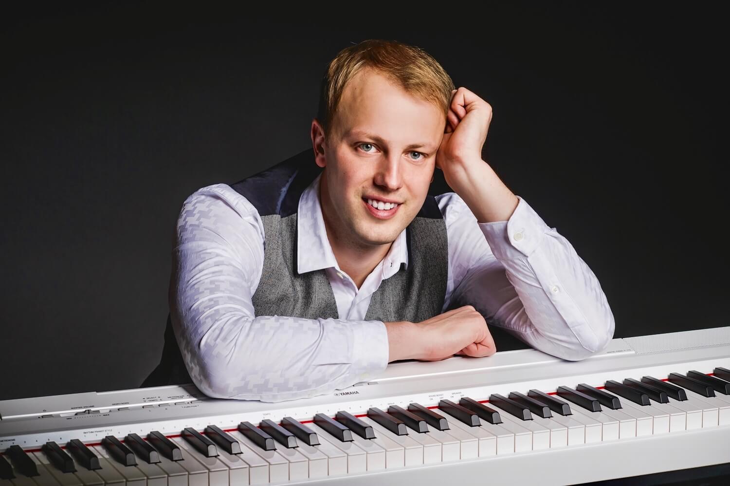 Pianist ja klahvpillimängija Lauri Lehtsaar